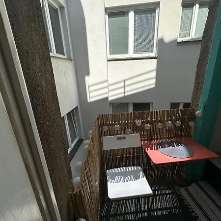 منزل للإقامة Downtown Double In With Little Balcony *