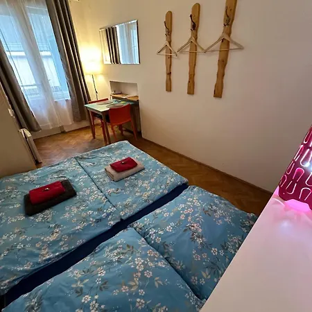 Downtown Double In With Little Balcony منزل للإقامة
